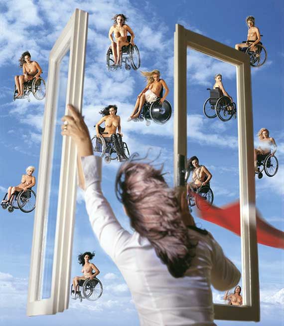 Эротический календарь женщин в инвалидных колясках - Angeli Senza Ali