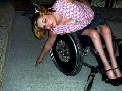 Инвалид в коляске снял проститутку для секса