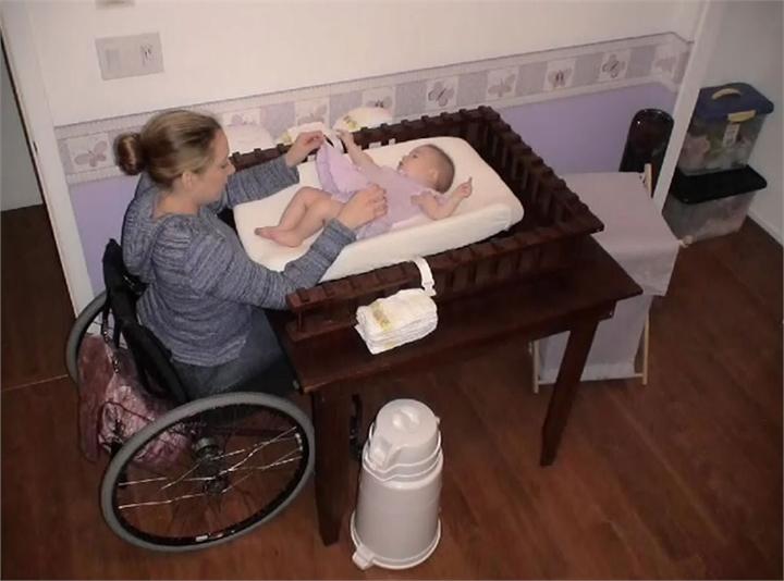 Инвалид в коляске снял проститутку для секса - порно фото
