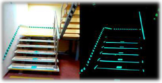 На проступях верхней и нижней ступеней каждого марша эвакуационных лестниц, доступных МГН