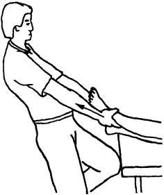 Тракция тазобедренного сустава по оси бедра врач осуществляет упор коленом в край кушетки